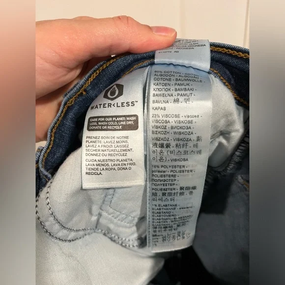 LEVIS 724 HIGH RISE STRAIGHT - Picture 7 of 7